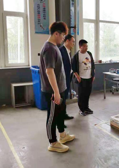 熱烈歡迎上海電氣客戶到訪宜順交流新一代集電環產品技術